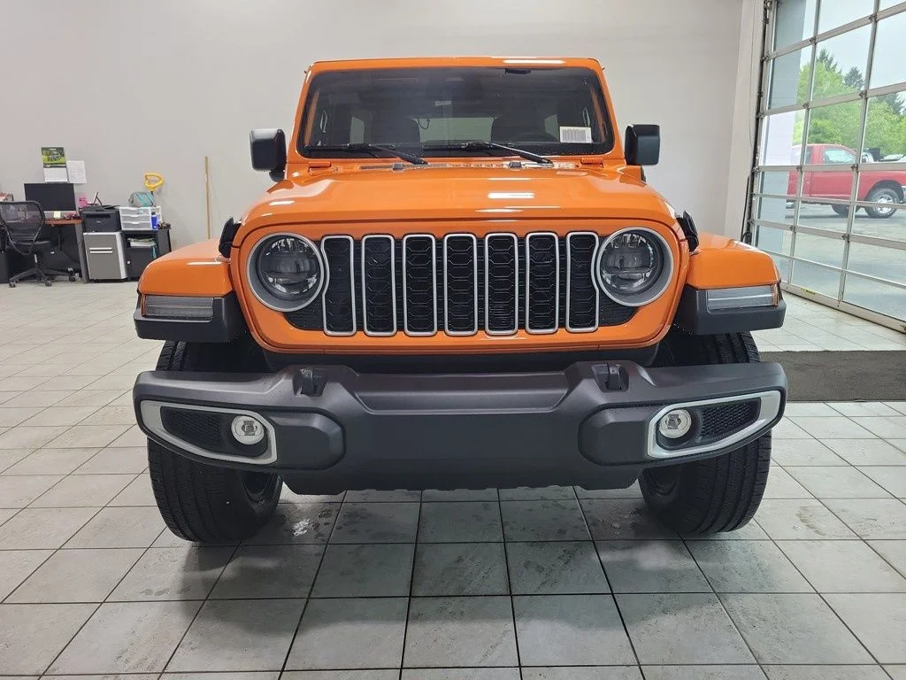 New 2025 Joose Exterior Paint Jeep Sahara 4xe image 3