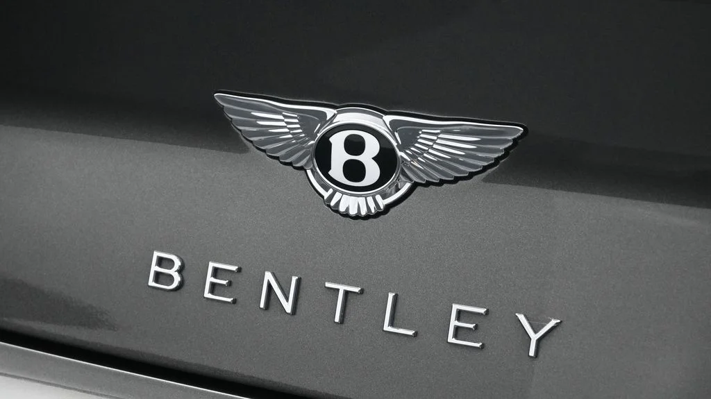 Used 2020 Silver Bentley  image 21