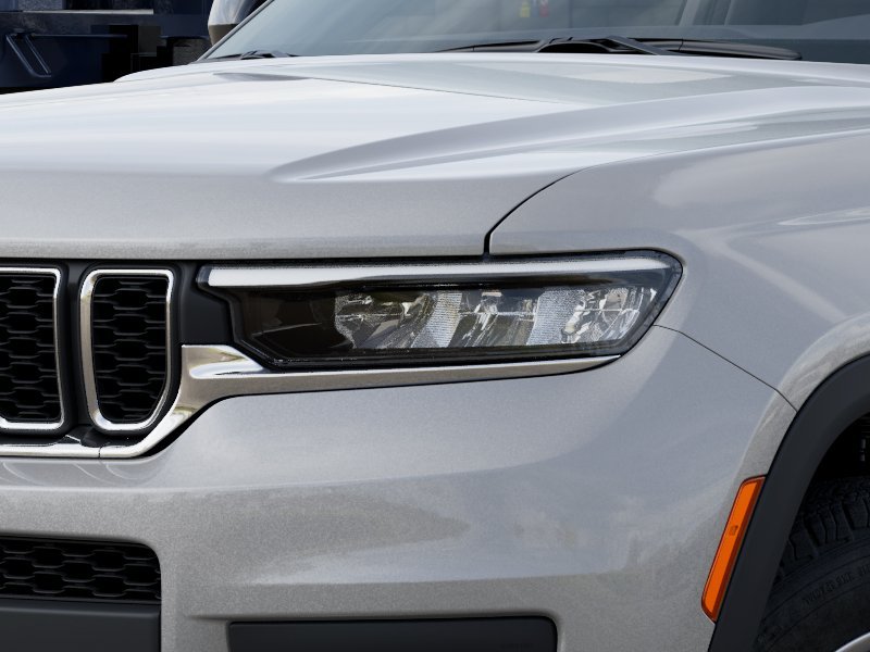 New 2026 Silver Zynith Exterior Paint Jeep Laredo X image 6