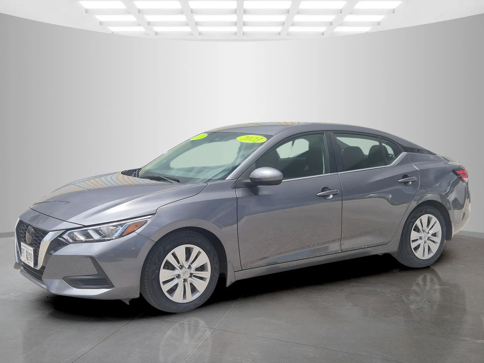 Used 2023 Gray Nissan S image 7