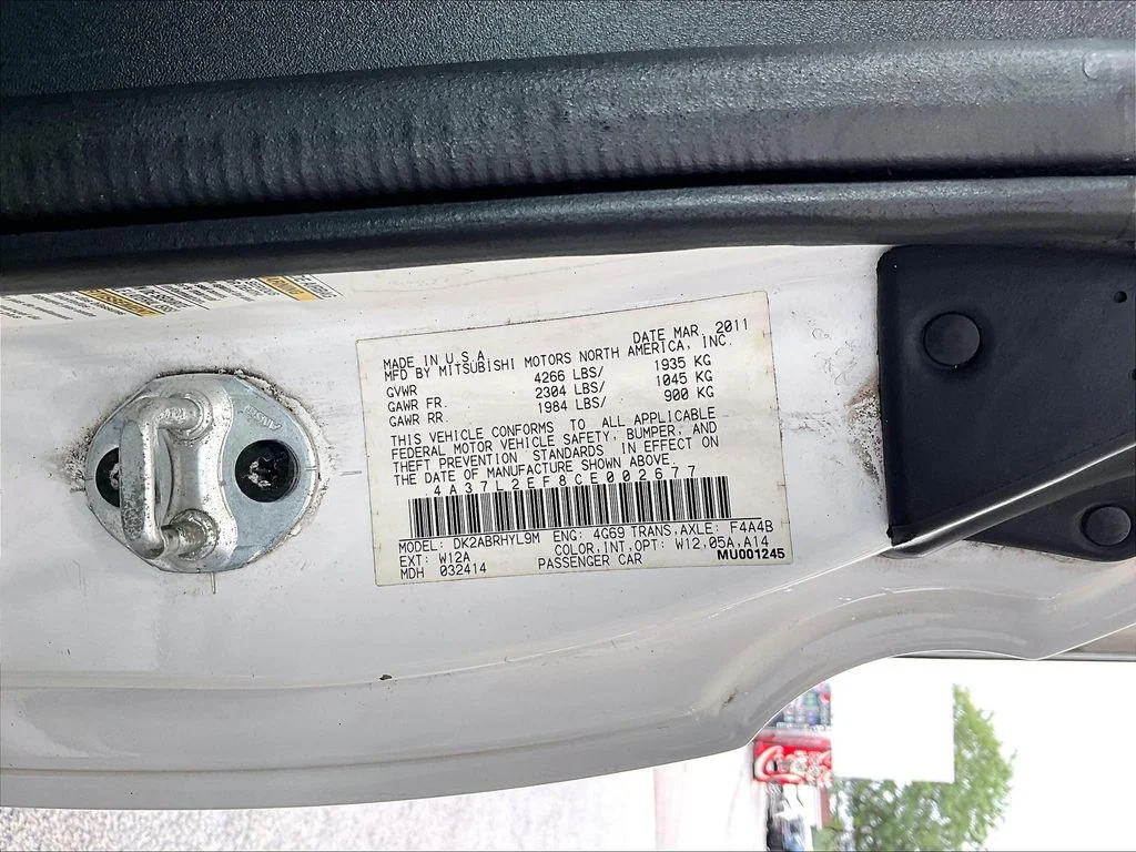 Used 2012 White Mitsubishi GS Sport image 36