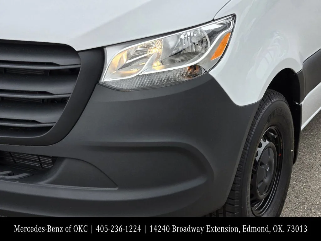 Used 2025 White Mercedes-Benz Cargo 170 WB image 7