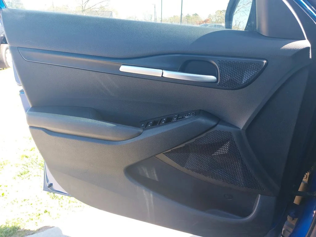 Used 2021 Blue Kia LX image 27