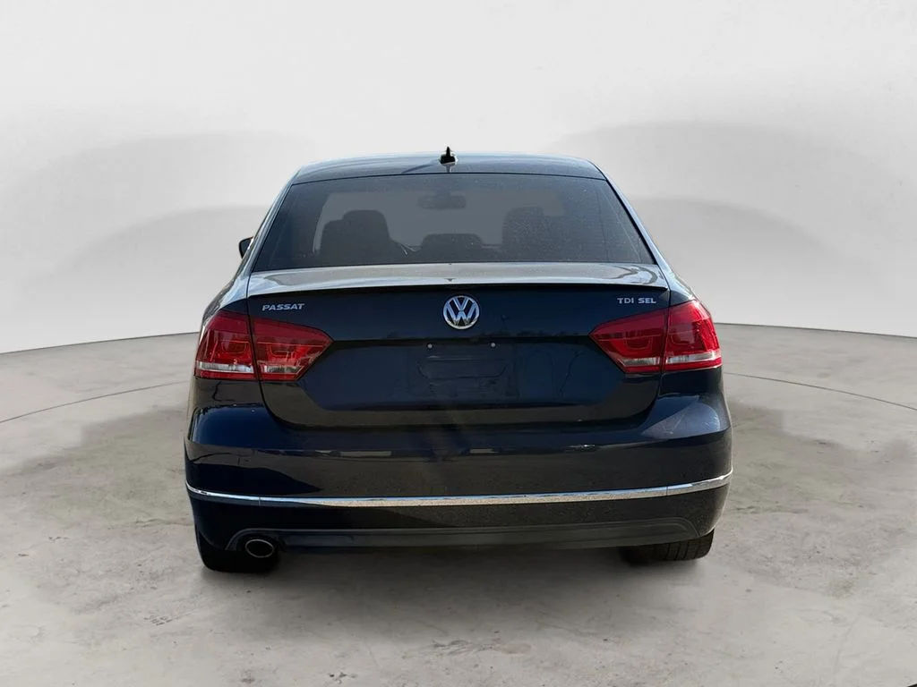 Used 2015 Blue Volkswagen TDI SEL Premium image 4