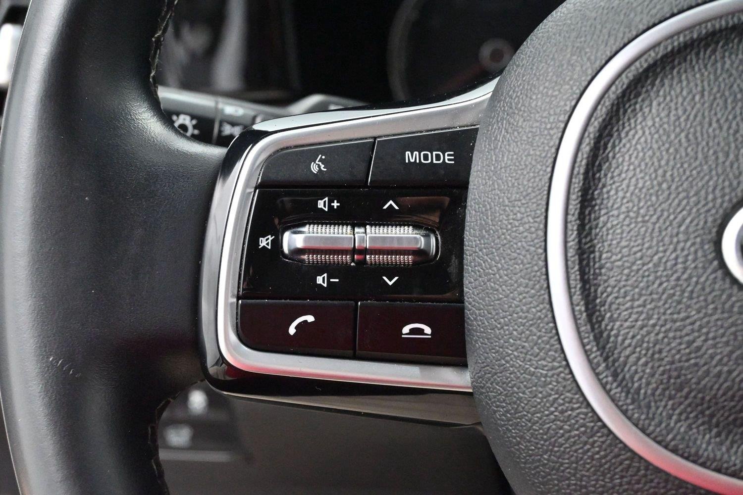 Used 2021 Glacial White Pearl Kia SX image 17