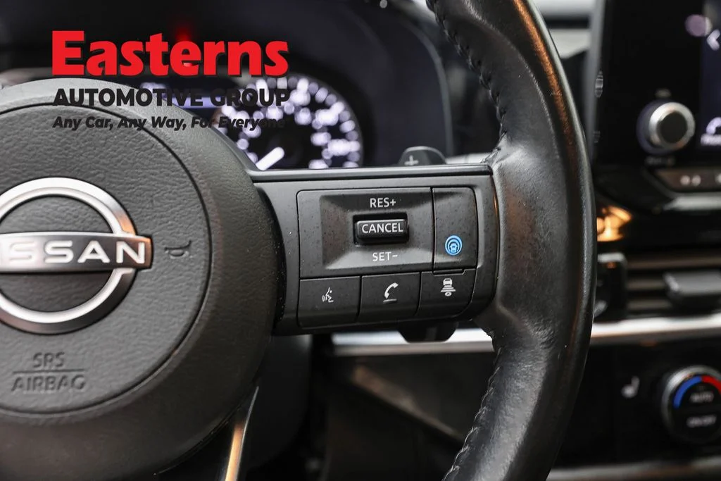 Used 2025 Silver Nissan SV image 16