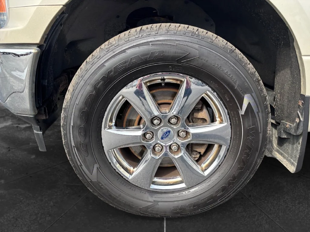 Used 2018 White Gold Ford XLT image 15
