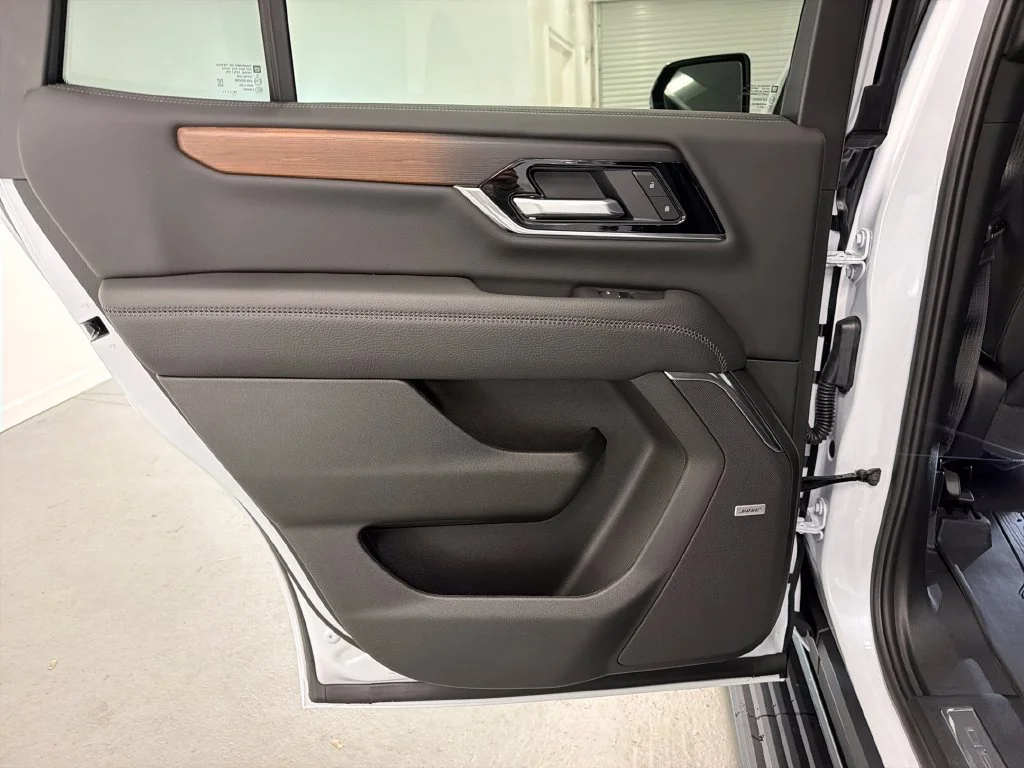 2027 GMC Yukon Denali - Photo 11
