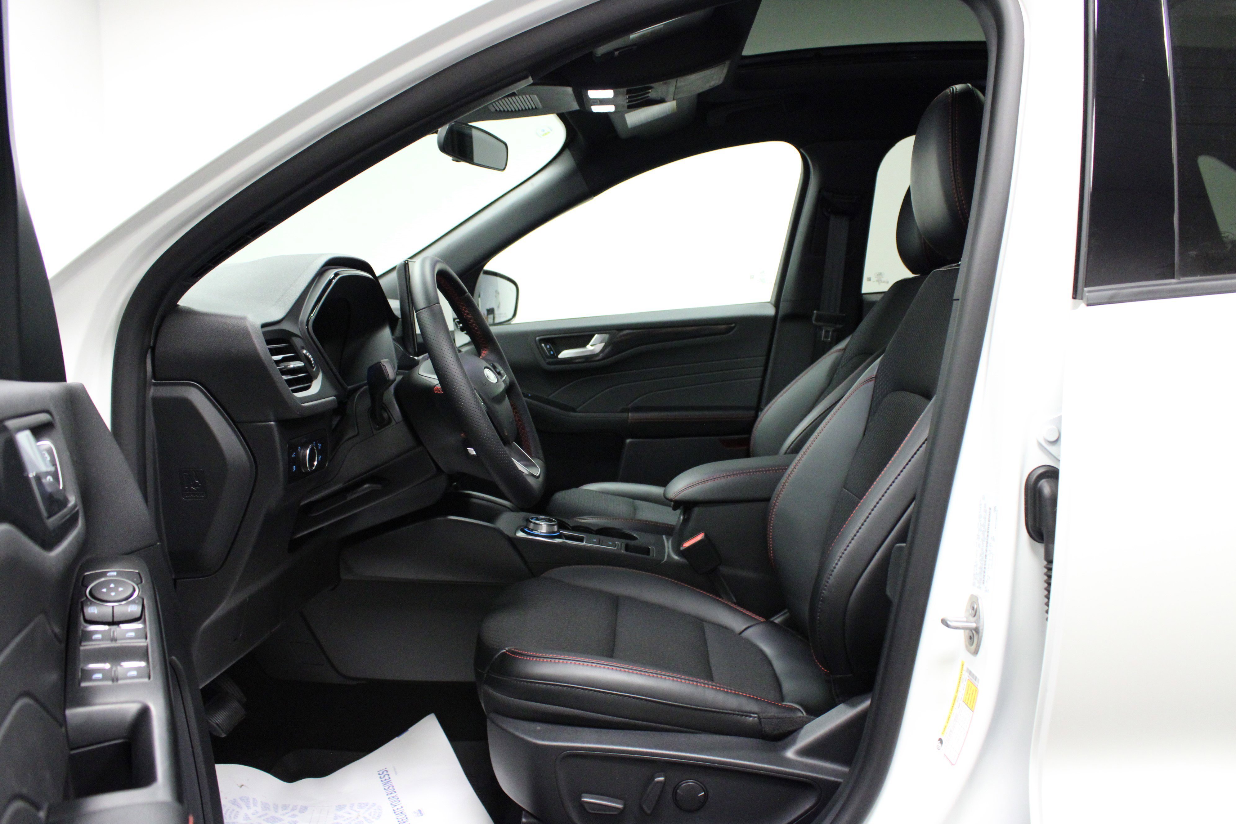 2025 Ford Escape Hybrid ST-Line - Photo 12