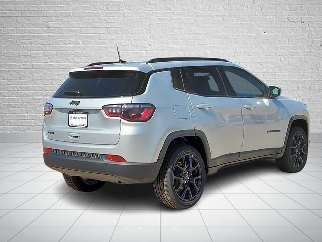 New 2026 Silver Zynith Metallic Clear-Coat Exterior Paint Jeep Latitude image 4