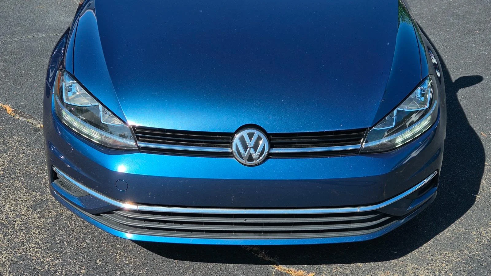 Used 2019 Silk Blue Metallic Volkswagen S image 11