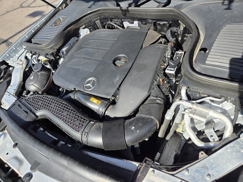 Used 2020  Mercedes-Benz GLC 300 image 17