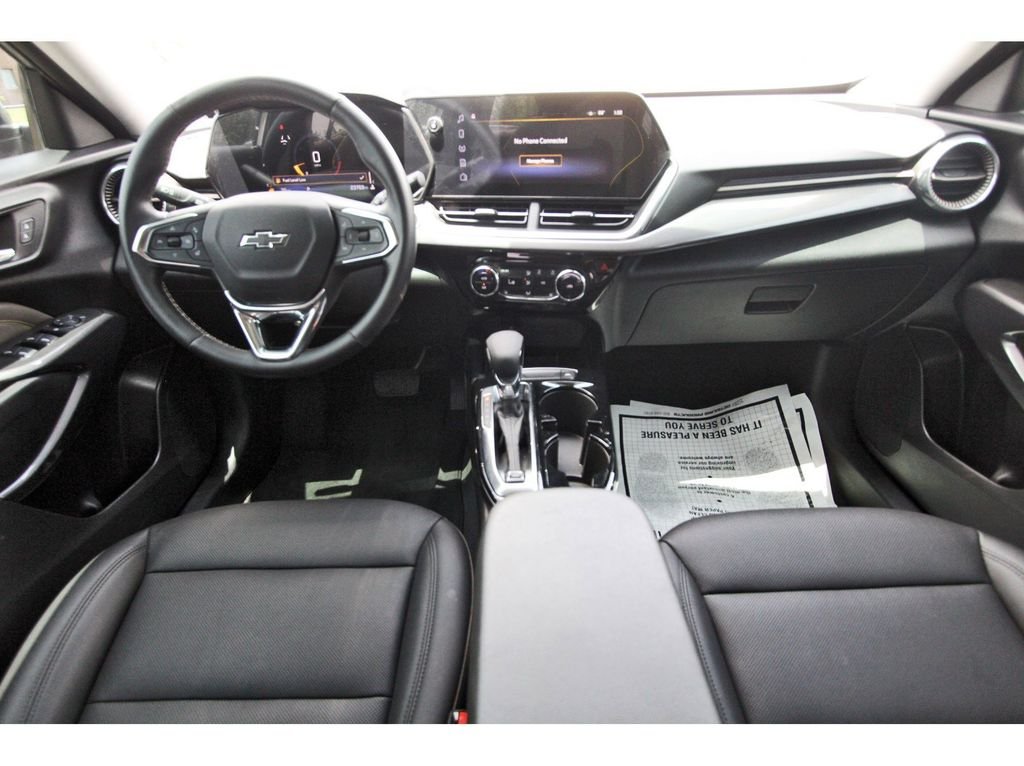 Used 2025 Gray Chevrolet ACTIV image 11