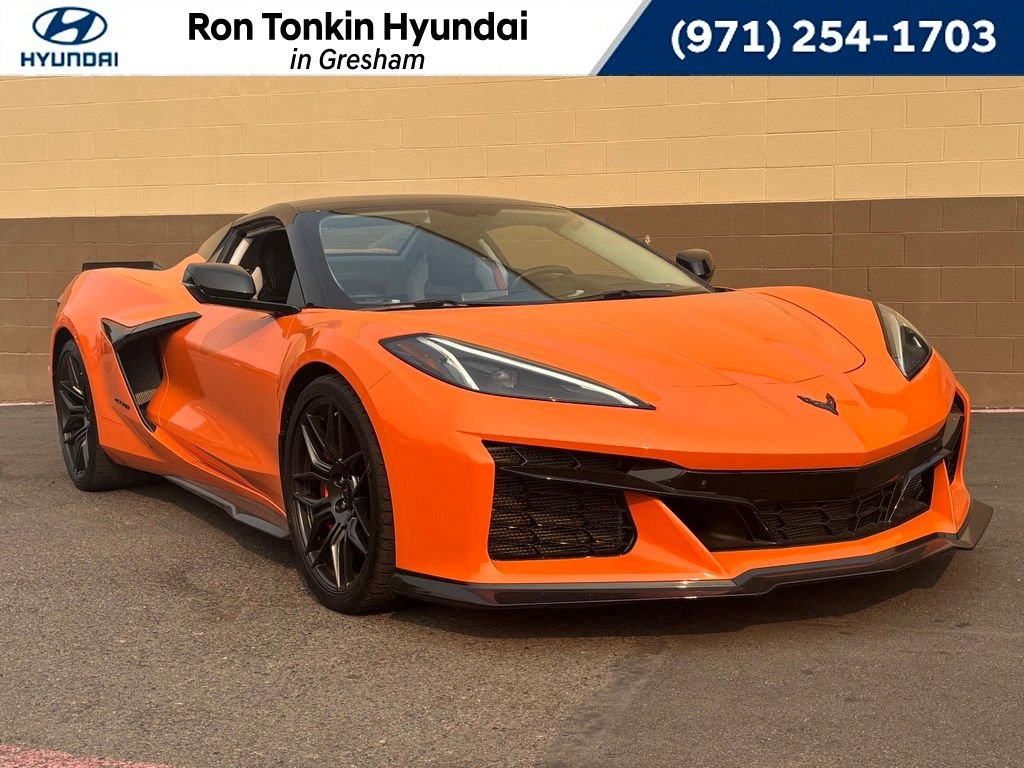 Used 2023 Orange Chevrolet Z06 image 1