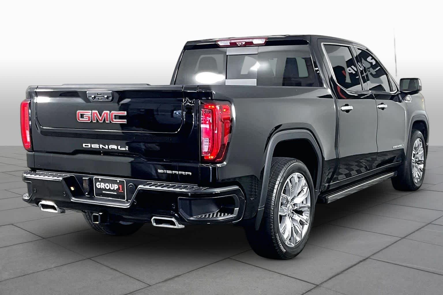 Used 2025 Onyx Black GMC Denali image 13