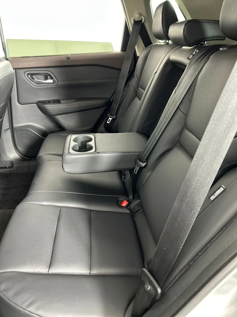 Used 2023 Silver Nissan SV image 17