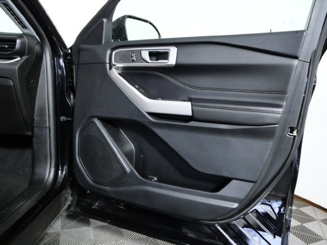 Used 2023 Black Ford XLT image 10