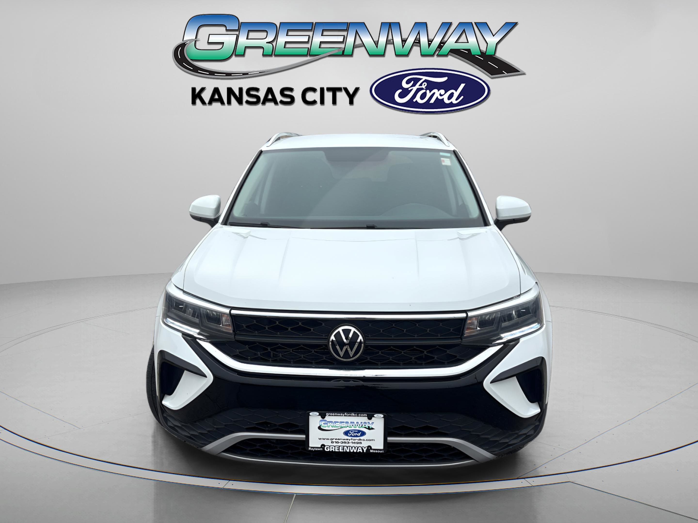 Used 2022 Volkswagen Taos SE with VIN 3VVRX7B25NM009664 for sale in Kansas City