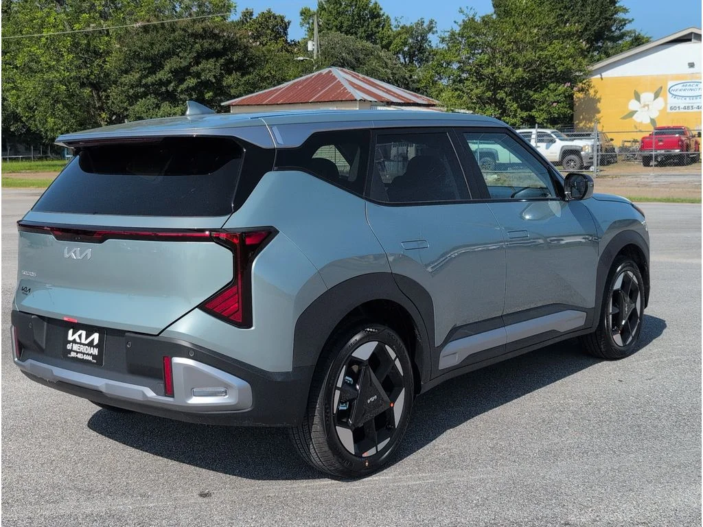 New 2027 Iceberg Green Kia S image 5
