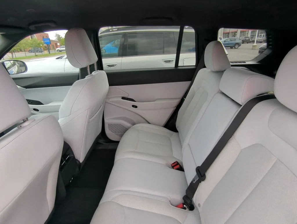 2026 Jeep Cherokee Laredo - Photo 12