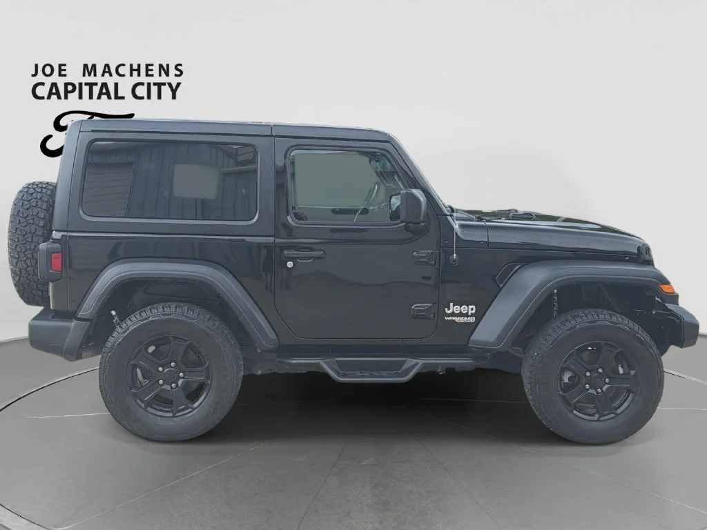 Used 2018 Black Jeep Sport S image 3