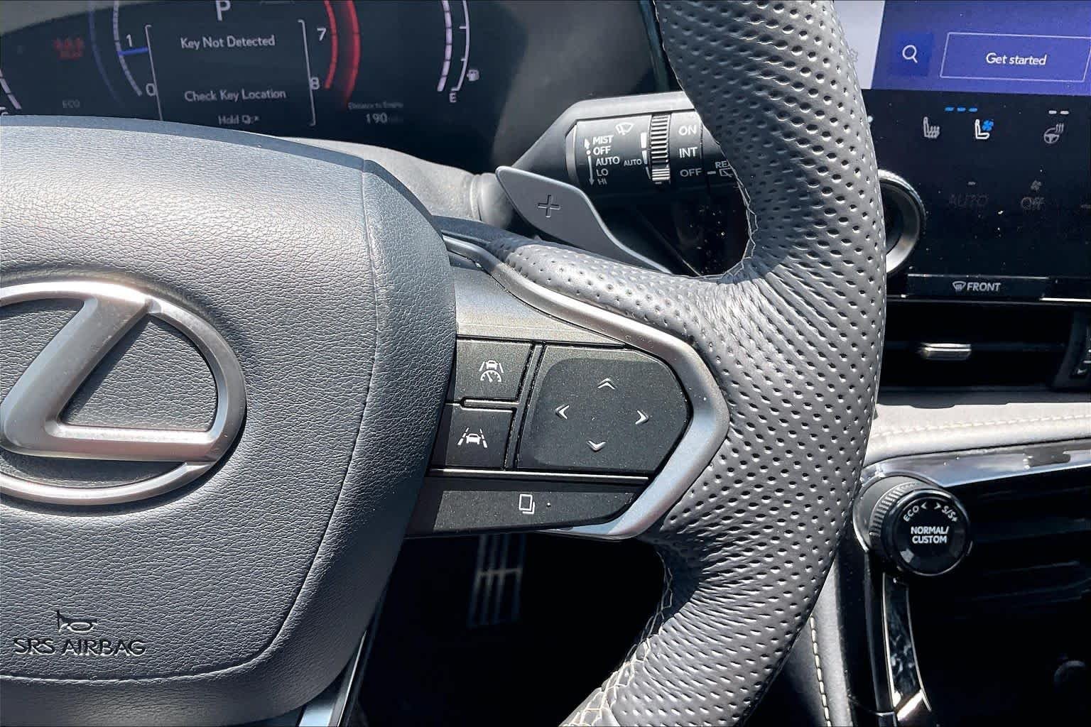 Used 2024 Ultra White Lexus F SPORT Handling image 24