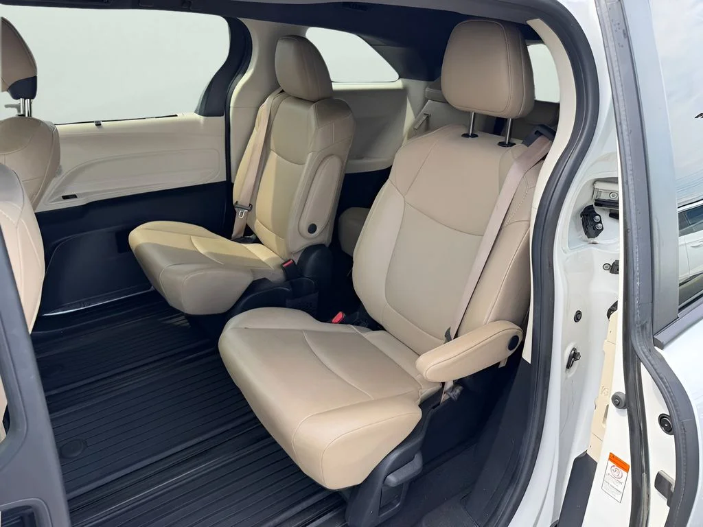 Used 2022 Wind Chill Pearl Toyota XLE image 11