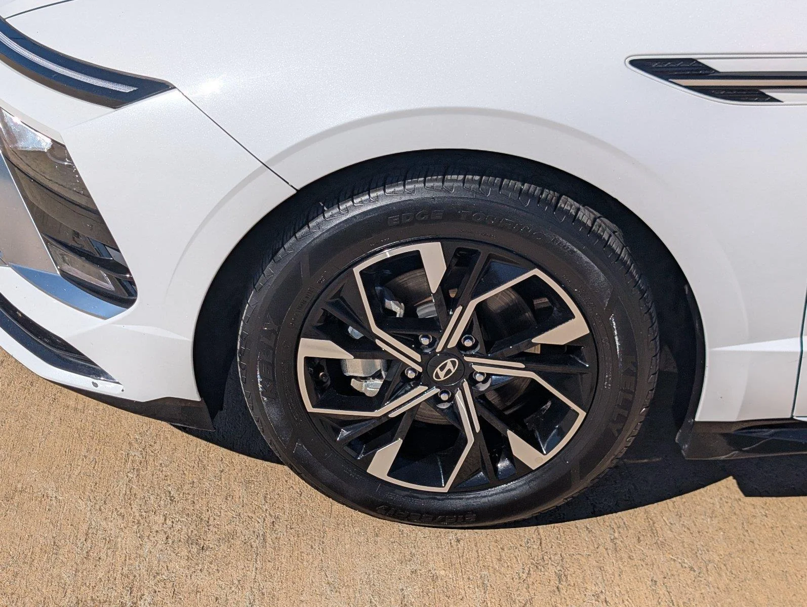 Used 2025 Serenity White Hyundai SEL image 10