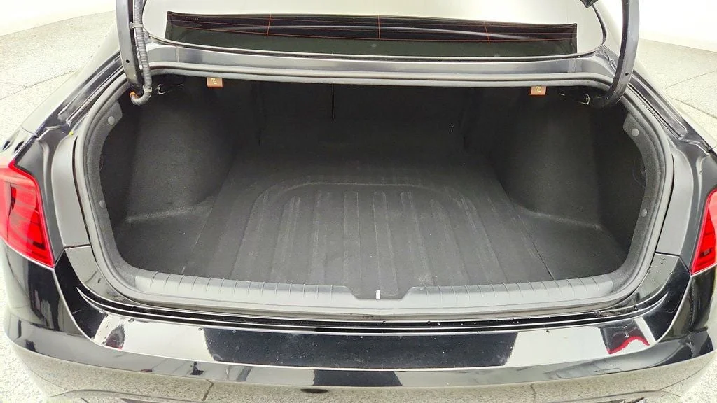 Used 2022 Phantom Black Hyundai SEL 2.5L w/ Convenience Pkg, Panoramic Sunroof & Digital Cluster image 22