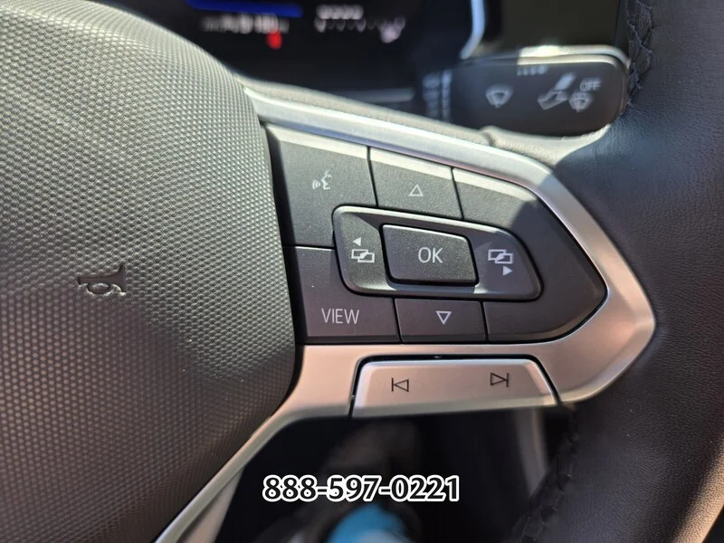 Used 2024 Rising Blue Metallic Volkswagen 1.5T SE image 28