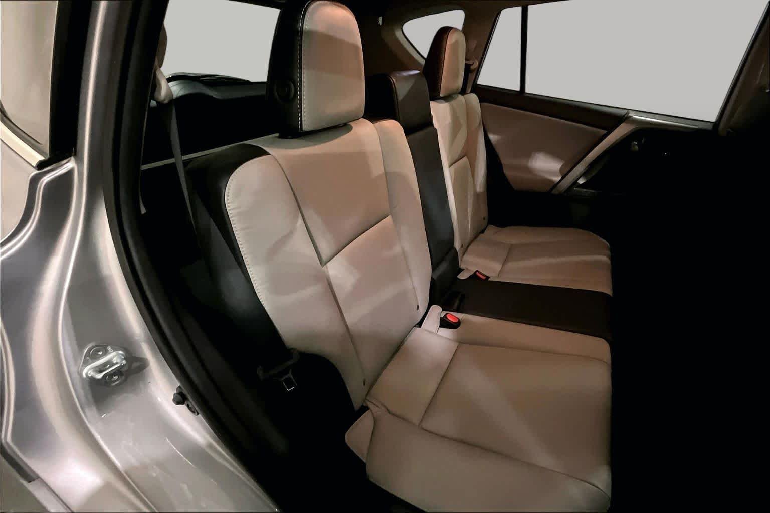 Used 2017 Silver Sky Metallic Toyota Platinum image 19