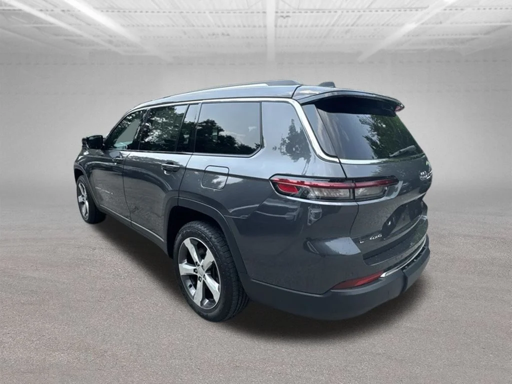 Used 2021 Gray Jeep Limited image 3