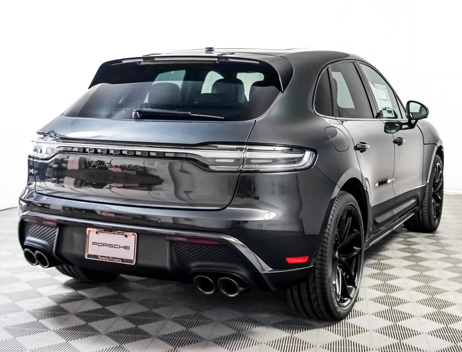 2026 Porsche Macan GTS - Photo 10