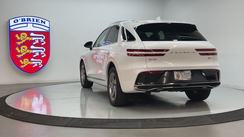 2026 GENESIS GV70 Standard - Photo 6