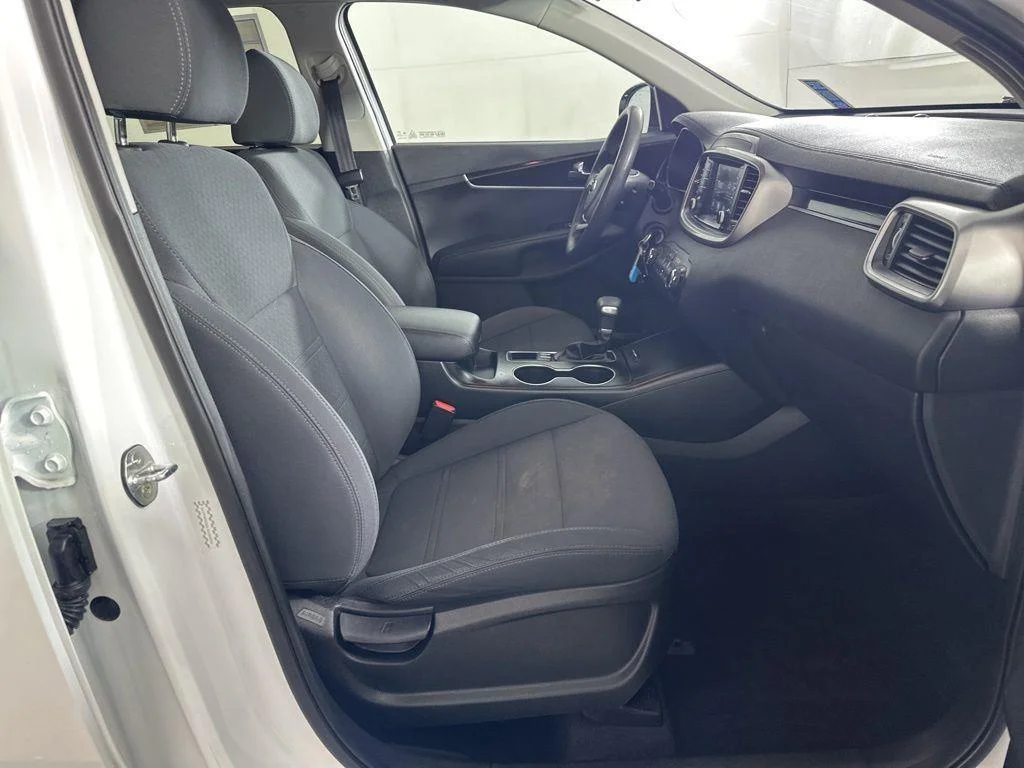 Used 2020 Snow White Pearl Kia LX image 30