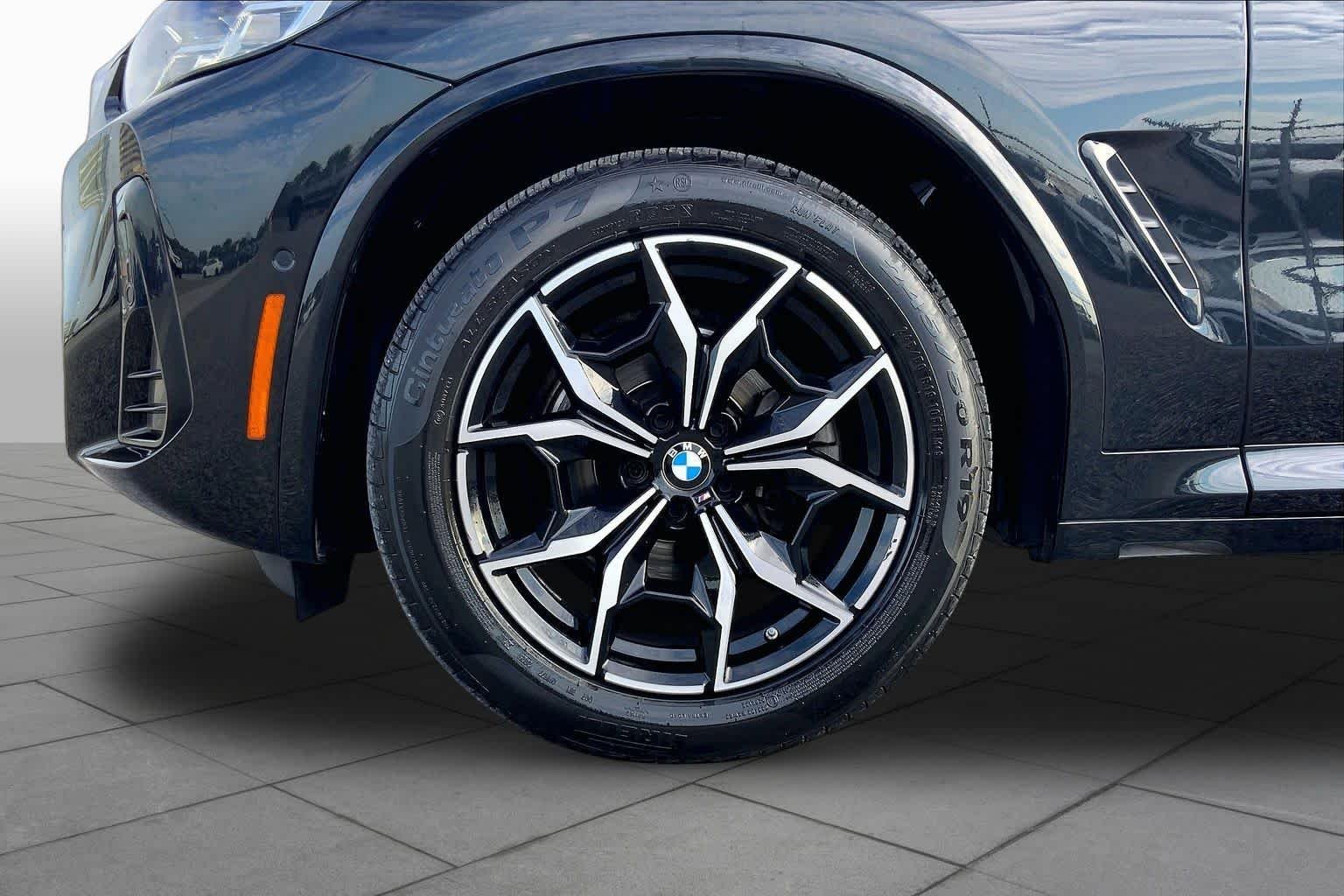 Used 2022 Black Sapphire Metallic BMW xDrive30i image 11
