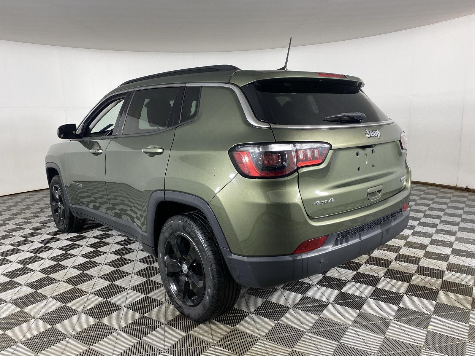 Used 2021 Olive Green Pearlcoat Jeep Latitude image 15