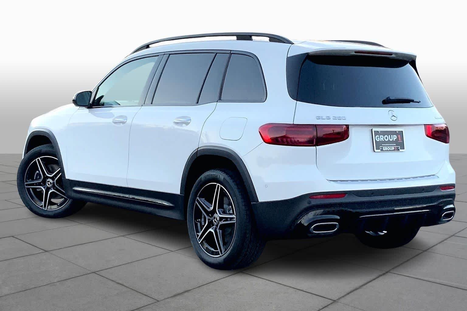 New 2026 Polar White Mercedes-Benz GLB 250 image 12