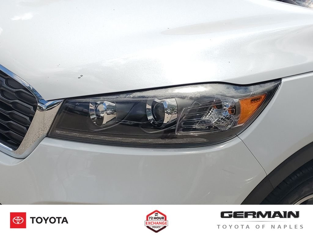 Used 2019 White Kia EX image 16