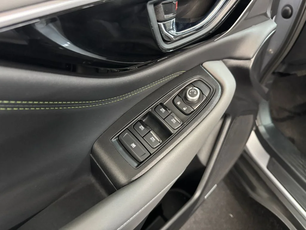 Used 2025 Silver Subaru Onyx Edition image 13