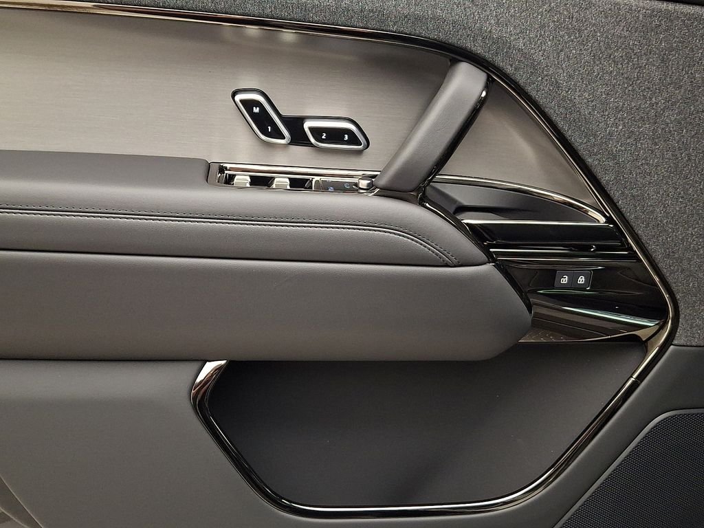 New 2026 Carpathian Grey Land Rover Dynamic SE image 9