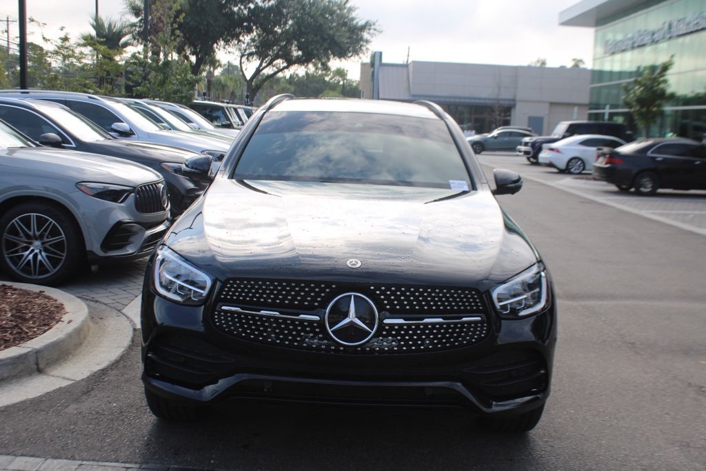 2022 Mercedes Benz GLC 300 photo 2
