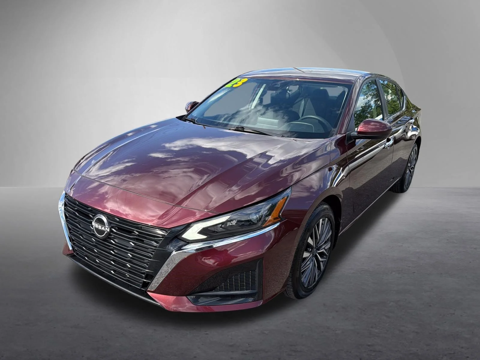 Used 2023 Garnet Pearl Metallic Nissan 2.5 SV image 8
