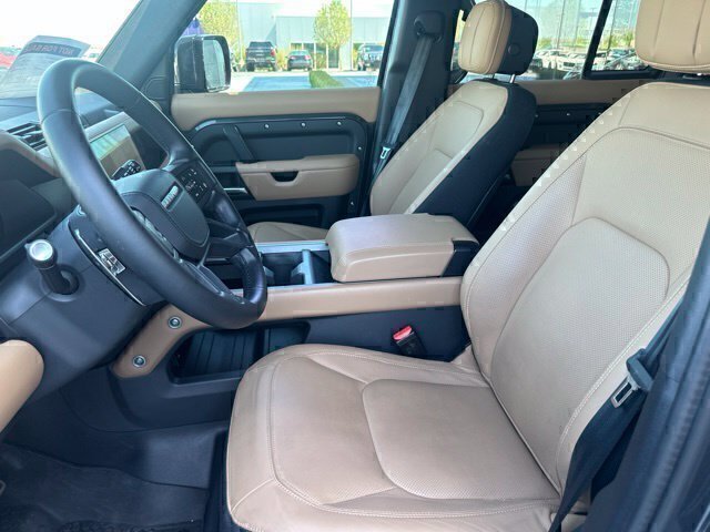 Certified Used 2025 Gray Land Rover V8 image 9