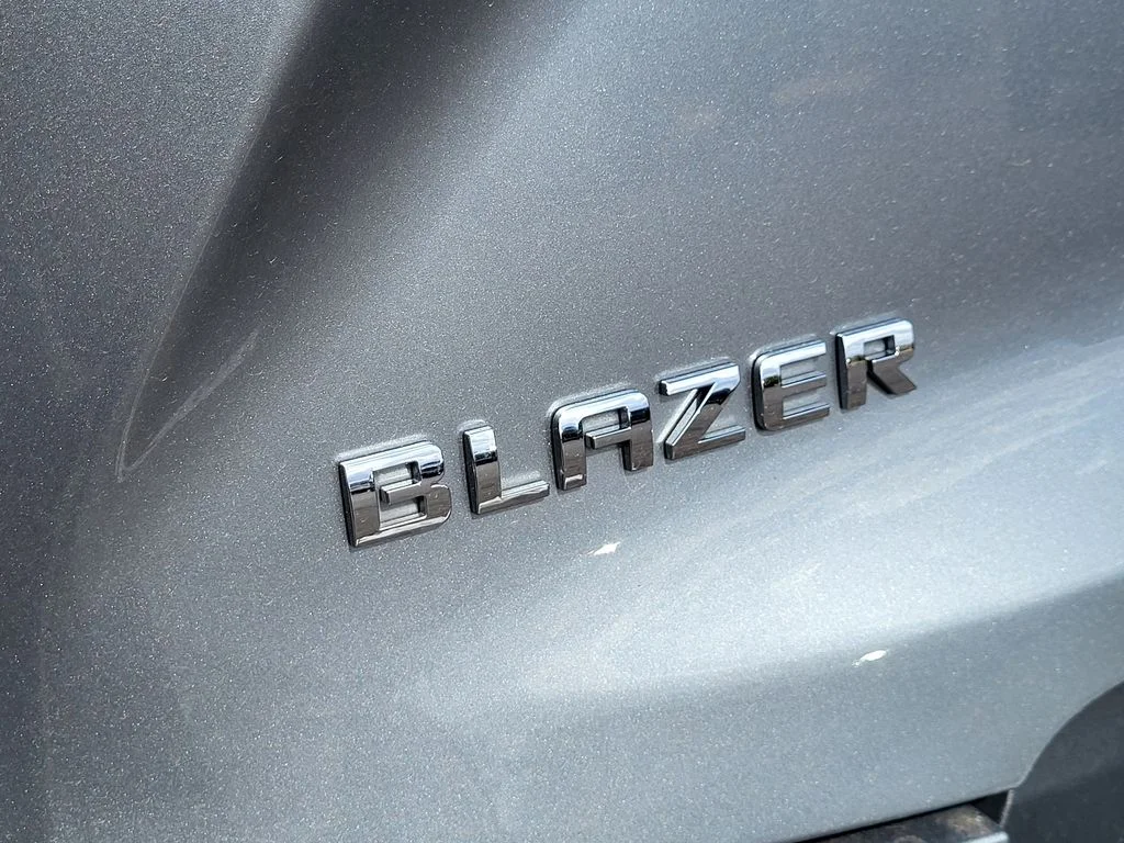 Used 2025 Sterling Gray Metallic Chevrolet 2LT image 9