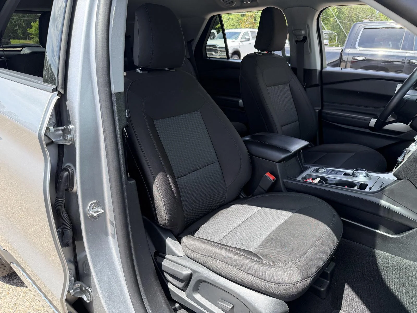 Used 2023 Iconic Silver Ford XLT image 21