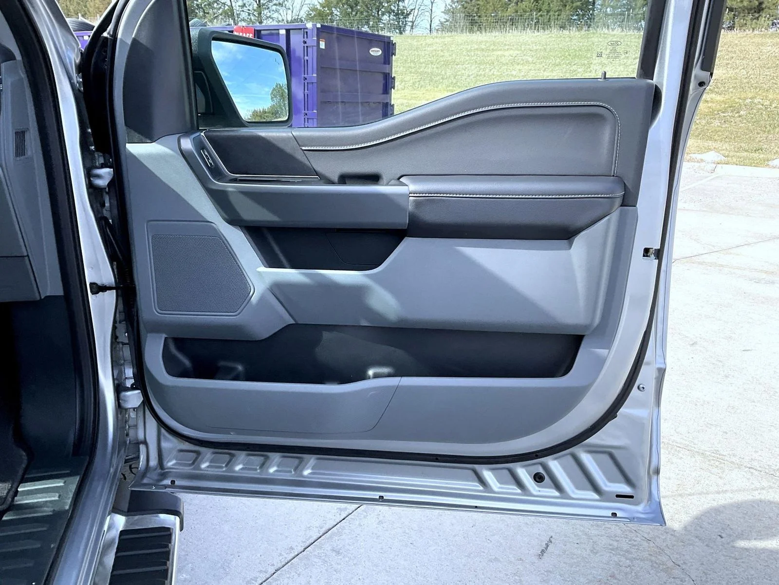 Used 2025 Silver Ford XLT image 17
