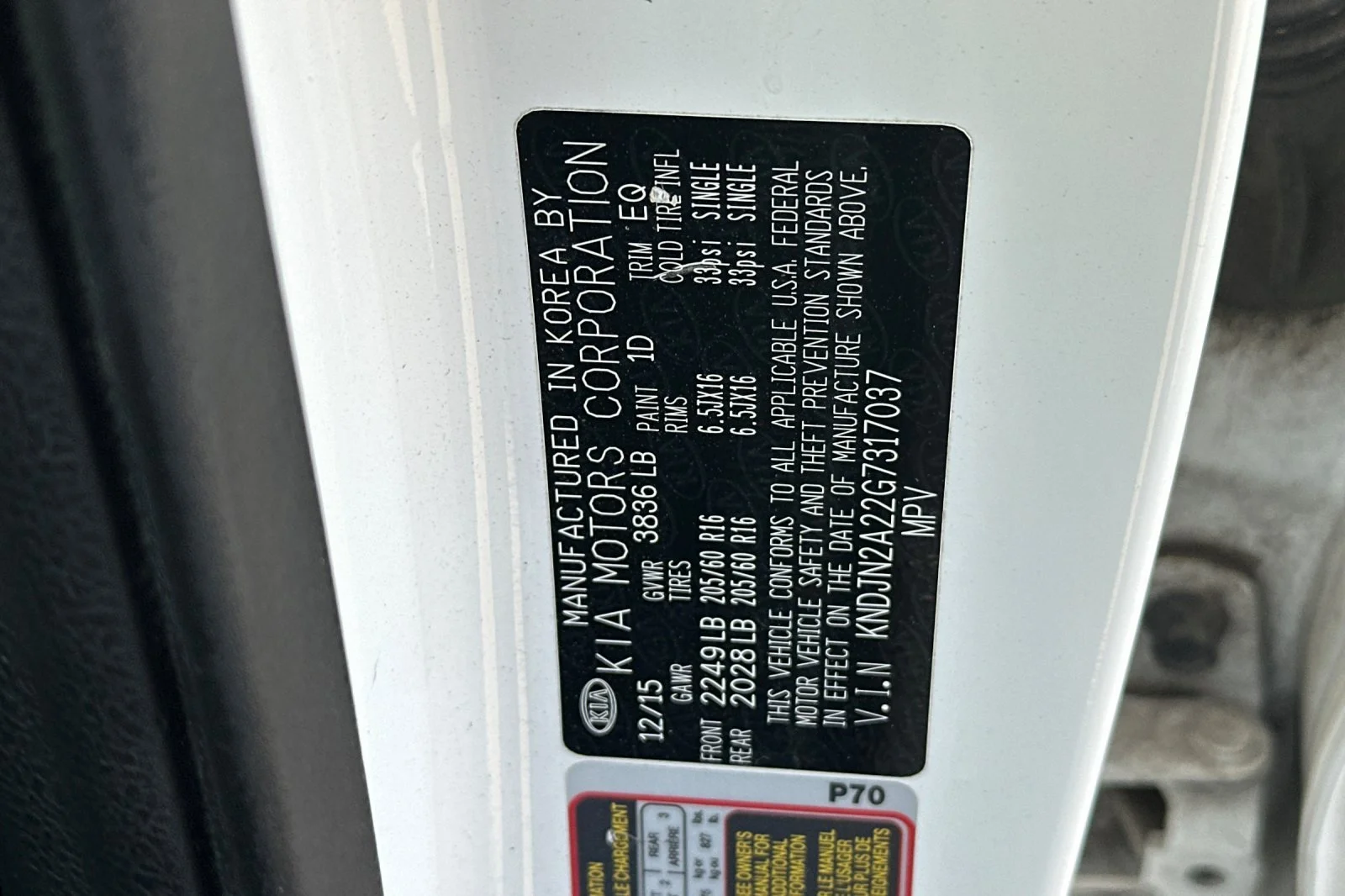 Used 2016 White Kia Base image 26
