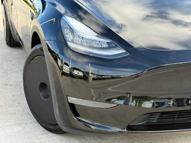 Used 2020 Solid Black Tesla Long Range image 3