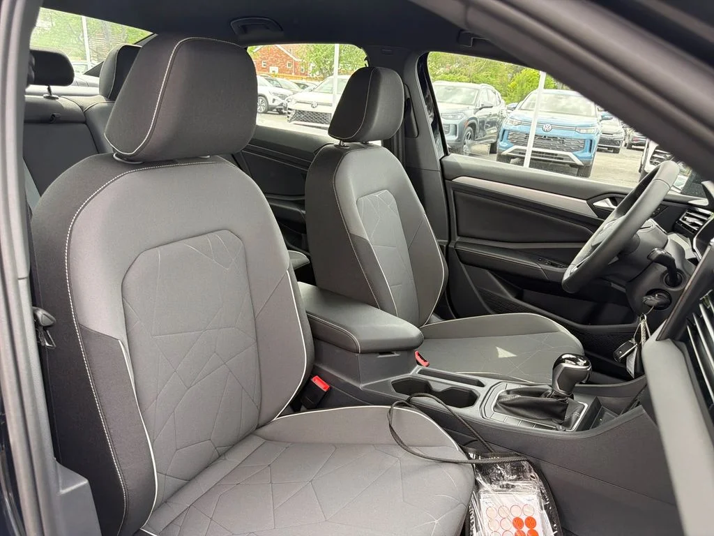 New 2026  Volkswagen 1.5T Sport image 31
